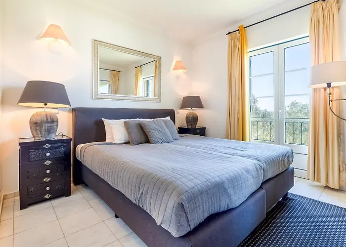 1 Bdr Flat With Pool - 125d Gramacho By Lovelystay Appartamento Estômbar