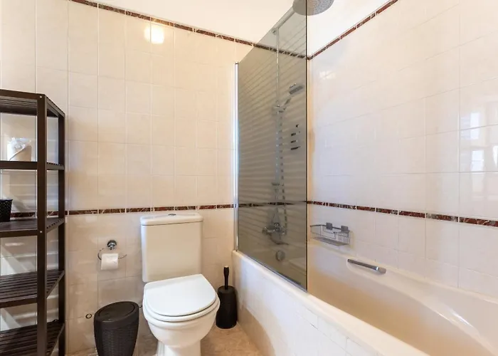 1 Bdr Flat With Pool - 125d Gramacho By Lovelystay Apartman Estômbar
